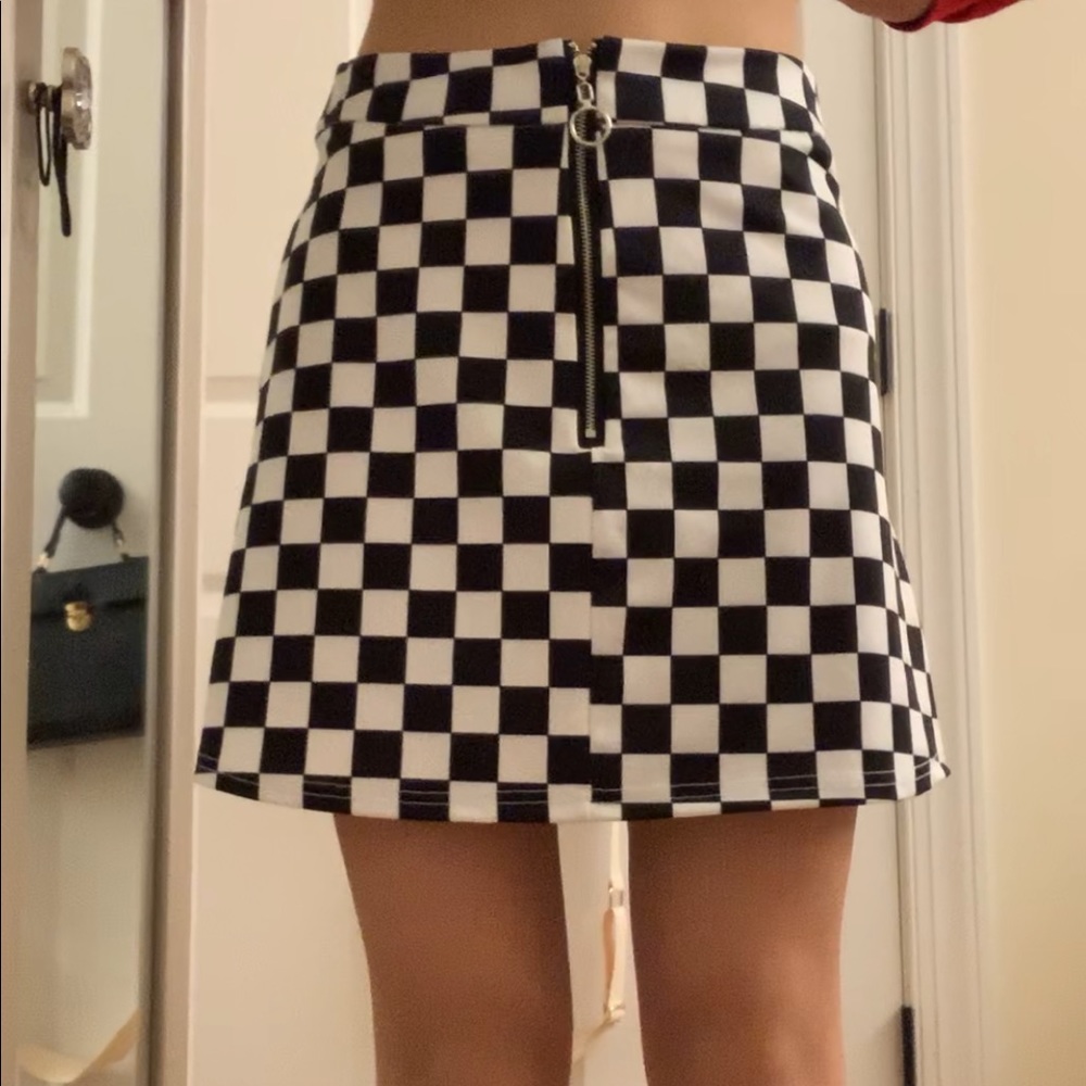 Checkered zip-up skirt